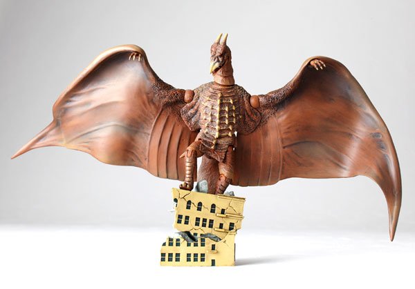 revoltech-rodan-1_1285936966.jpg
